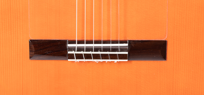 Guitarra Clásica Admira Lucia Serie Flamenco Cutaway Fishman Roja