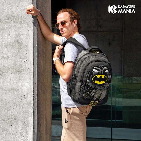 Karactermania Mochila Batman Run. Plus FAN Caped Negro 44x34x21cm Ripstop Compartimentos USB
