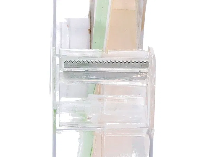 Q-connect Cinta Adhesiva Doble Cara Transparente 10 m x 12 mm en Portarrollos, para Fotos, Maquetas y Manualidades