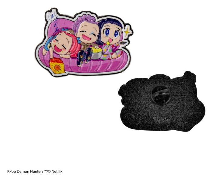 Cinereplicas Pin KPop Demon Hunters Couch couch couch, Las guerreras K-pop