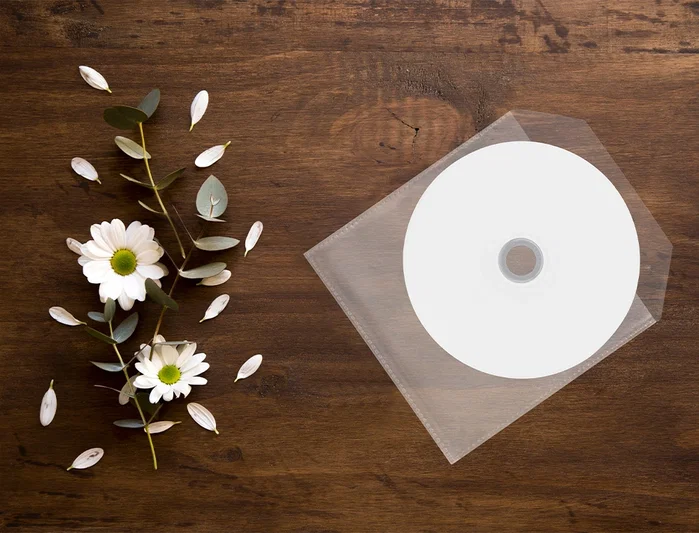 Q-connect Sobre para CD/DVD de polipropileno con solapa, pack de 50 unidades