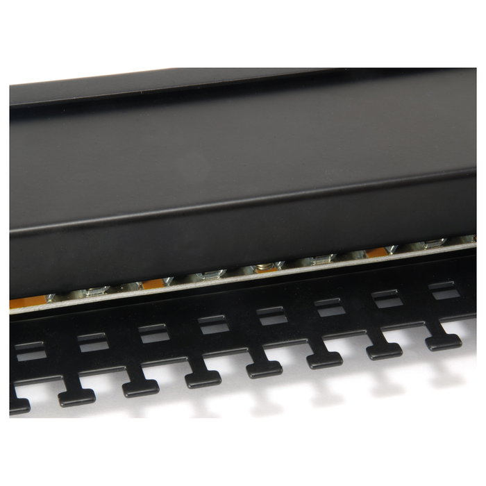 Equip Patch Panel 24 Puertos Categoría 6 (Cat6) Apantallado Color Negro