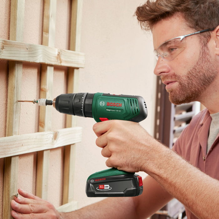 Bosch EasyImpact 18V-40 Taladro atornillador de impacto con 2 baterías de 2.0Ah, cargador y estuche