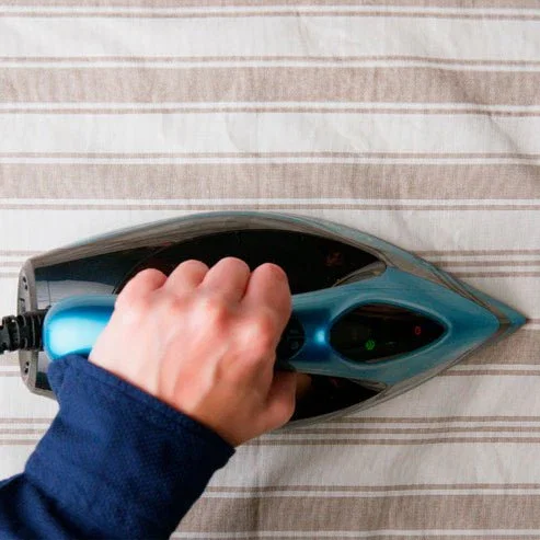 Taurus Sliding Perfect 2800 Centro de Planchado 2800W con Suela de Cerámica, Negro/Azul, Vapor 400g/min, Planchado Vertical, 1.5L, 5.5 Bar