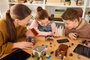 LEGO Minecraft El Puesto de Avanzada de los Saqueadores y el Devastador