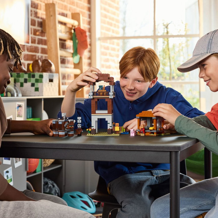 LEGO Minecraft El Puesto de Avanzada de los Saqueadores y el Devastador