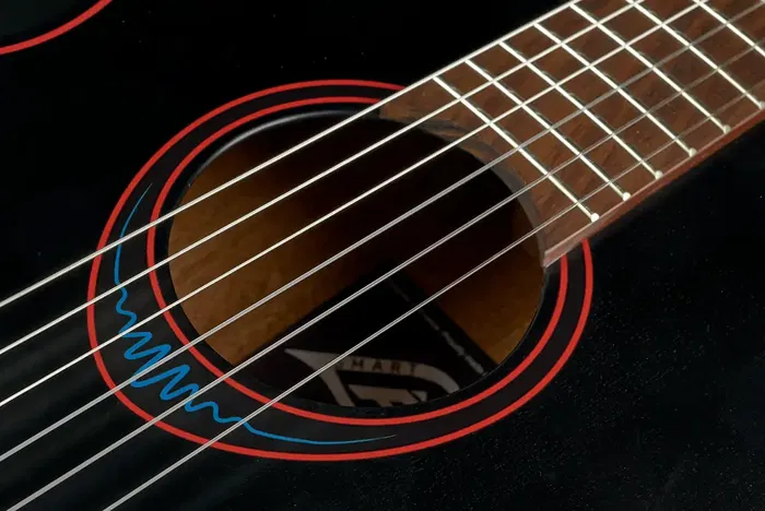 LAG Guitarra Acústica Travel Nylon Blue Wave AE Blue Wave 1 Tapa Cedro Rojo Macizo Fondo Caoba Satinado LAG Guitarra Acústica Travel Nylon Blue Wave AE Blue Wave 1 Tapa Cedro Rojo Macizo Fondo Caoba Satinado