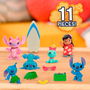 Just Play Disney 46112 - Set de 6 Figuras Coleccionables Stitch, Lilo & Scrump con 5 Accesorios como Tabla de Surf y Tocadiscos