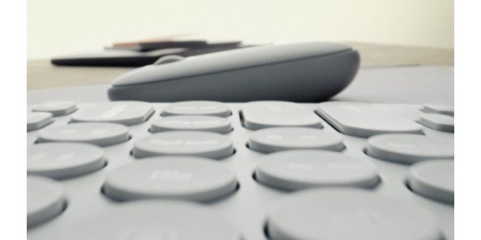 Logitech K380s Pebble Keys 2 Teclado Bluetooth Compacto y Silencioso Multi-Dispositivo, Fabricado con Plástico Reciclado, Batería de Larga Duración