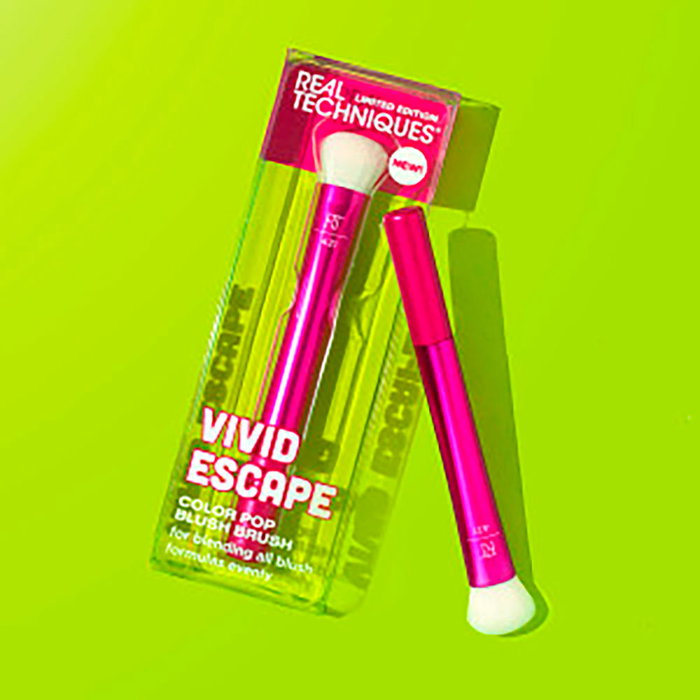 Real Techniques 421 Brocha para Colorete Vivid Escape, Cerdas Suaves Sintéticas Veganas, Ideal para Rubor en Crema, Líquido, Iluminador y Contorno, Edición Limitada Color Pop