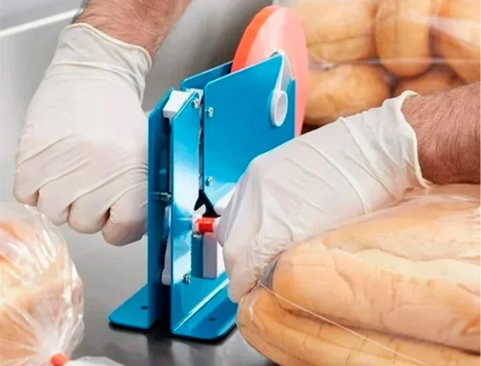 Q-connect Maquina Cierra Bolsa Metálica Pintada Color Azul 218 x 150 x 75 mm