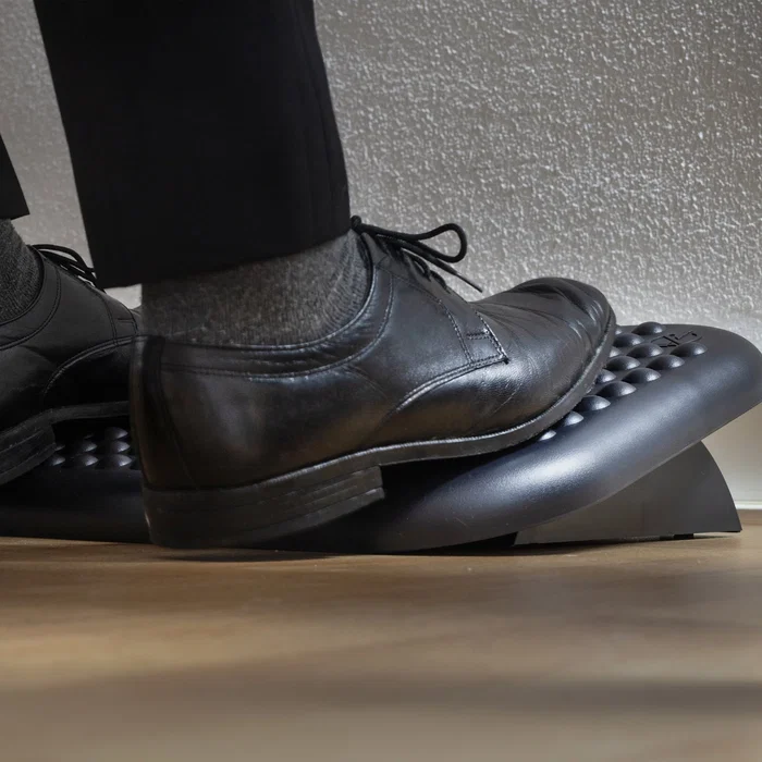 NGS Footnest Reposapiés Ergonómico Ajustable Negro