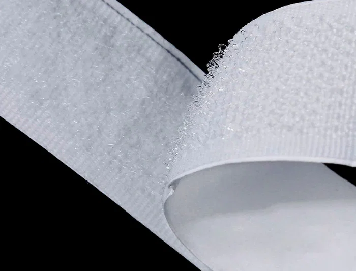 Liderpapel Cinta de Cierre Adhesiva Tipo Velcro Blanco 20mm x 25m Liderpapel Cinta de Cierre Adhesiva Tipo Velcro Blanco 20mm x 25m