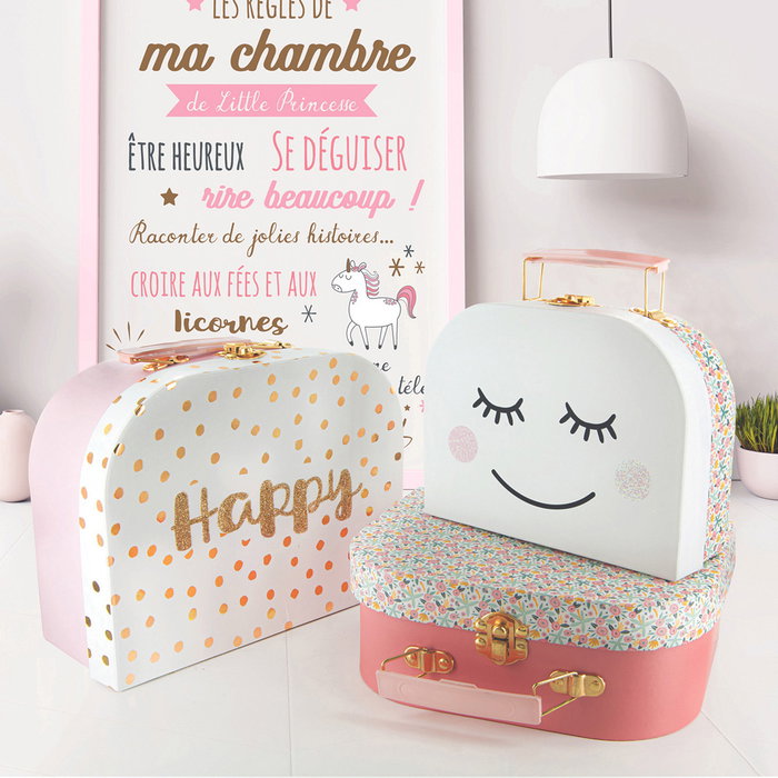 Home Deco Kids Juego de 3 Maletas de Cartón para Niños con Estampados y Asa de Transporte Home Deco Kids Juego de 3 Maletas de Cartón para Niños con Estampados y Asa de Transporte