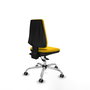 Silla de oficina Elche con mecanismo Asincro tapizada con Tela color Amarillo. Equipada con Base cromada, Sin brazos y Ruedas 65 mm parqué