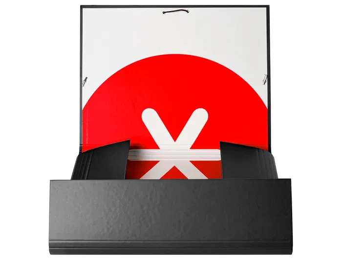 Antartik Carpeta Tres Solapas Cartón Forrado Negro DIN A4