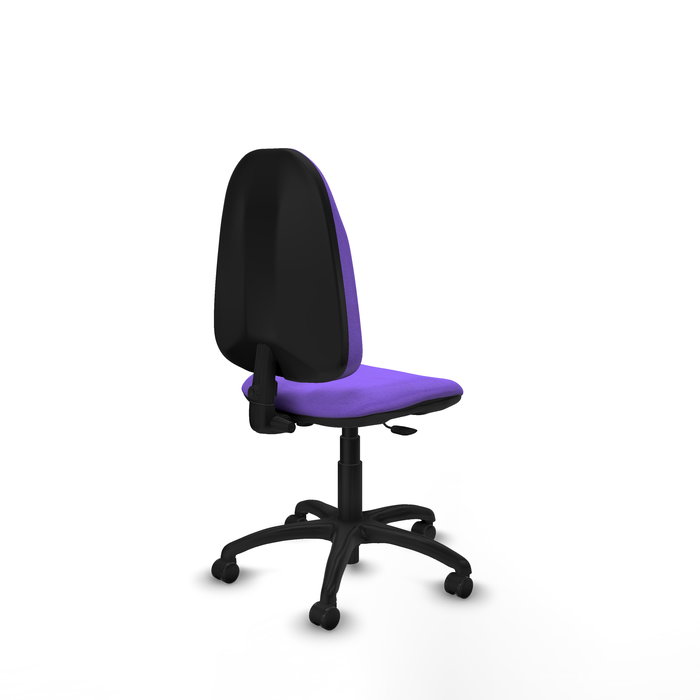 Silla de oficina Algarra con mecanismo Contacto permanente básico tapizada con Tela color Lila. Equipada con Base poliamida negra, Sin brazos y Ruedas autofrenantes