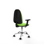 Silla de oficina Algarra con mecanismo Contacto permanente básico tapizada con Tela color Pistacho. Equipada con Base cromada, Brazos 2D y Ruedas de parqué