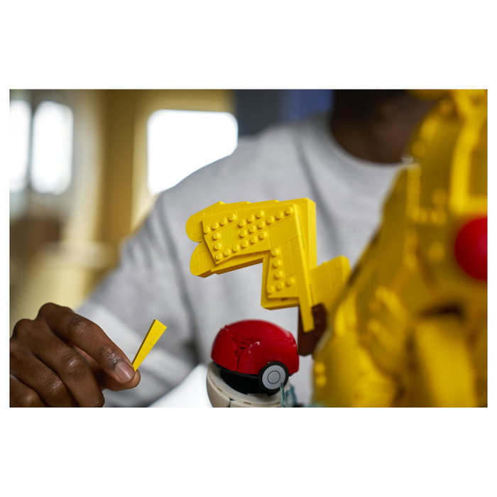 LEGO 72152 Pikachu y Poké Ball