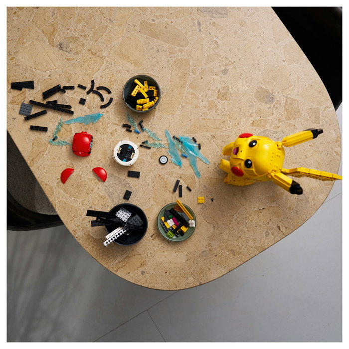 LEGO 72152 Pikachu y Poké Ball