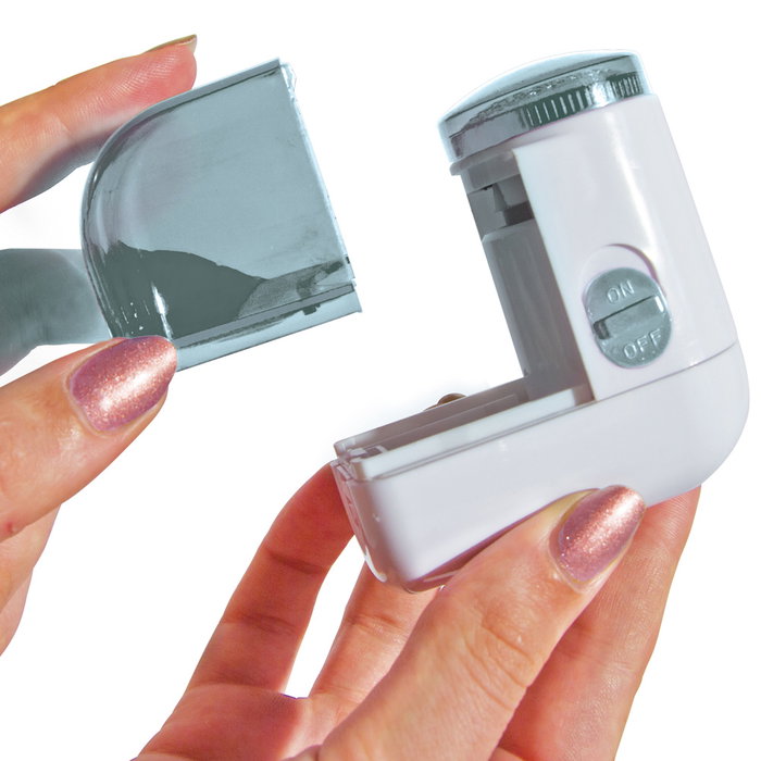 Je cherche une Idee Máquina Quita-Pelusas, Funciona con Pilas AA LR06, Incluye Cepillo y Depósito