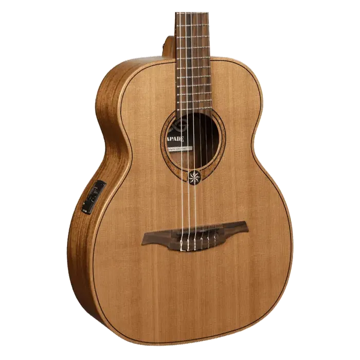 LAG Guitarra Acústica Escapade Nylon A/E- Natural Travel Clásica Electrocústica, Tapa Cedro Rojo Macizo, Acabado Satinado
