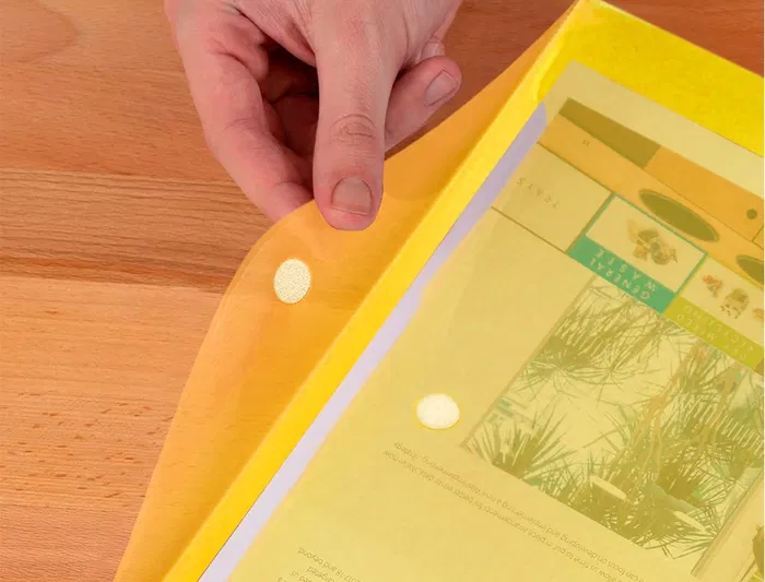 Liderpapel Carpeta Dossier A4 Cierre Velcro Amarilla Polipropileno 180 Micras