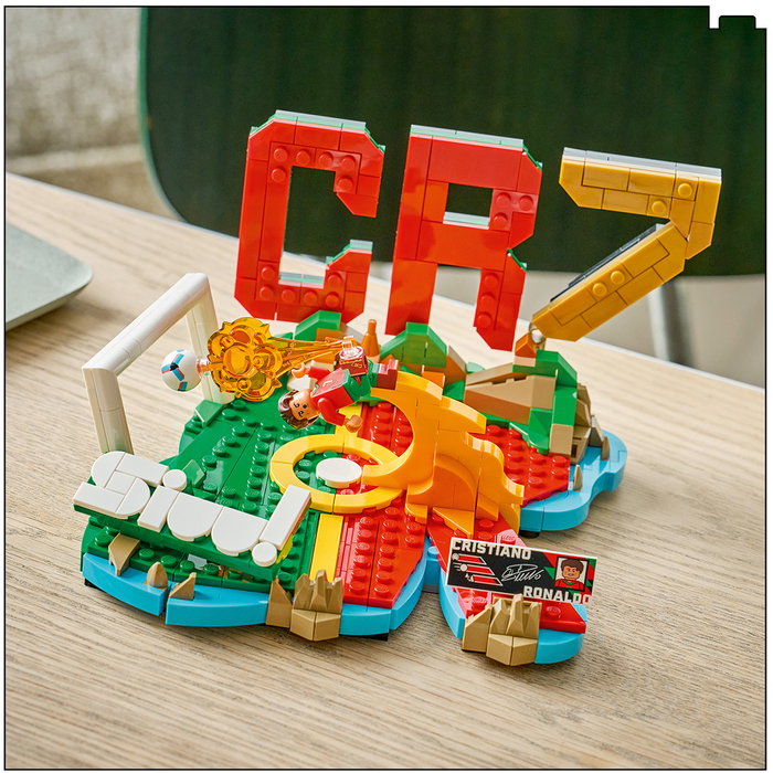 LEGO Editions Cristiano Ronaldo: Fenómenos del Fútbol 43012 LEGO Editions Cristiano Ronaldo: Fenómenos del Fútbol 43012