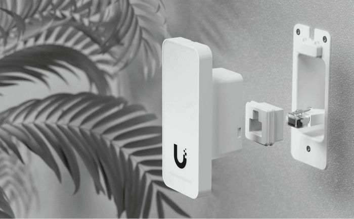 Ubiquiti UniFi Access Reader - Lector de acceso con conexión PoE, resistencia IP55, desbloqueo por NFC, Bluetooth y gestos, para UniFi Access Hub