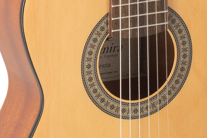 Guitarra Clásica Admira Fiesta Serie Estudio