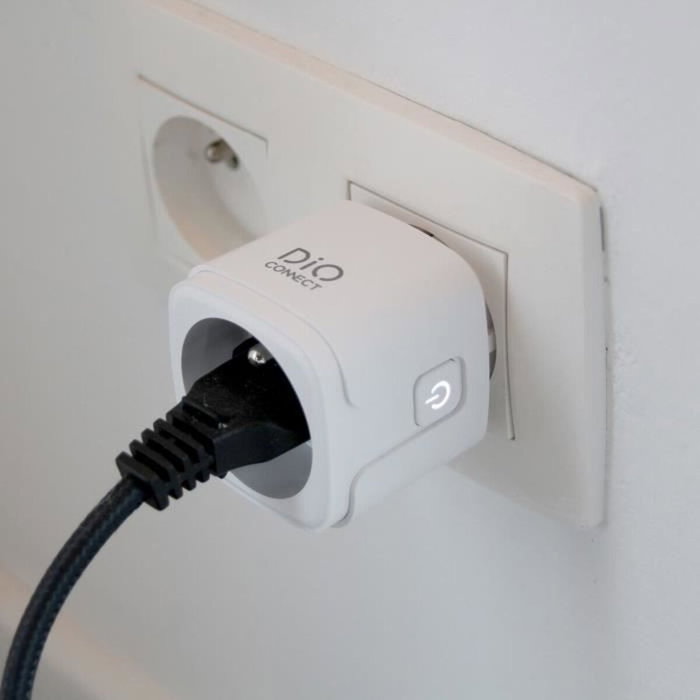 Dio Connected Home Toma conectada con Medidor de potencia y Control remoto de 3 canales + 1 grupo Dio Connected Home Toma conectada con Medidor de potencia y Control remoto de 3 canales + 1 grupo
