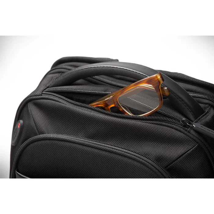 Kensington Mochila Contour 2.0 Pro para Portátil 17" Ergonómica, Compatible TSA, con Bolsillo RFID y Resistente al Agua
