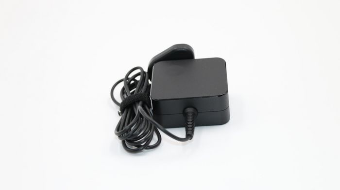 Lenovo AC adapter for Lenovo laptops, 20V output, 2.25A current, 45W power, UK plug type, genuine original power supply.