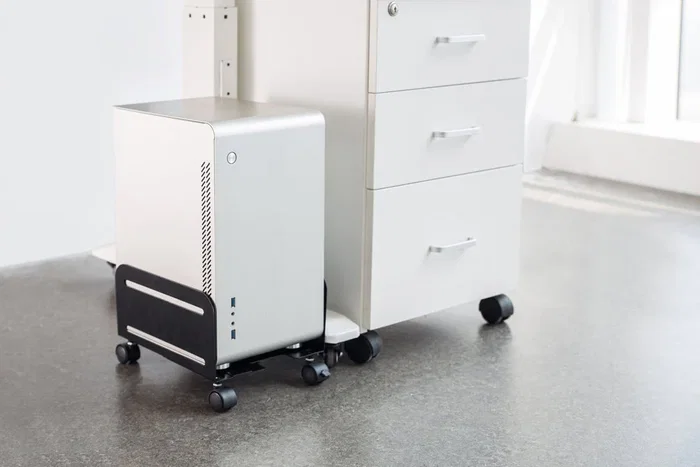 Neomounts CPU-M100BLACK - Soporte o Carro Portátil para Torre de PC, 10 kg, Negro, Acero, con 4 Ruedas (2 bloqueables), Ajustable 12-21 cm