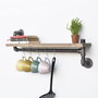 Hanah Home Boruraf008 Estantería de Tubo Hecha a Mano Madera de Abeto Metal Negro y Nogal 60x35x14 cm