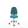 Silla de oficina Algarra con mecanismo Contacto permanente básico tapizada con Tela color Turquesa. Equipada con Base cromada, Sin brazos y Ruedas autofrenantes