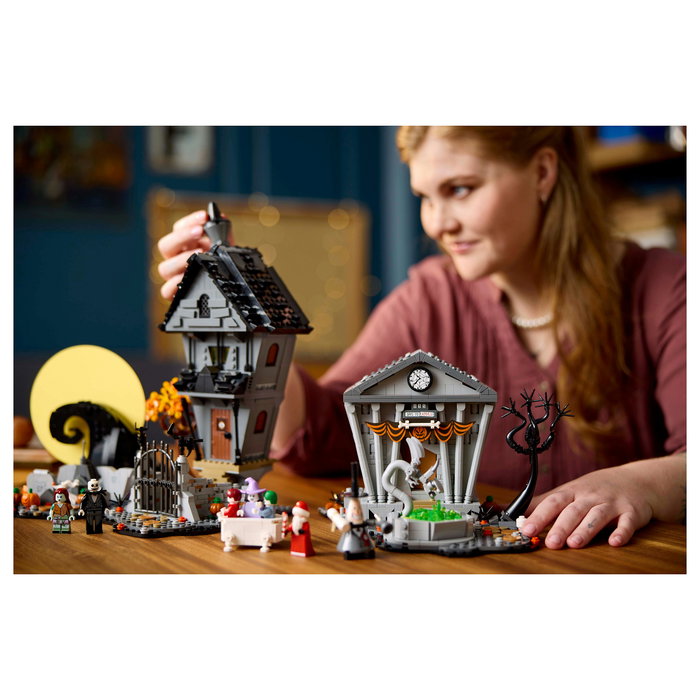 LEGO Ideas Disney 21351 Tim Burton's The Nightmare Before Christmas Set de Construcción - 2193 Piezas, Edad 18+