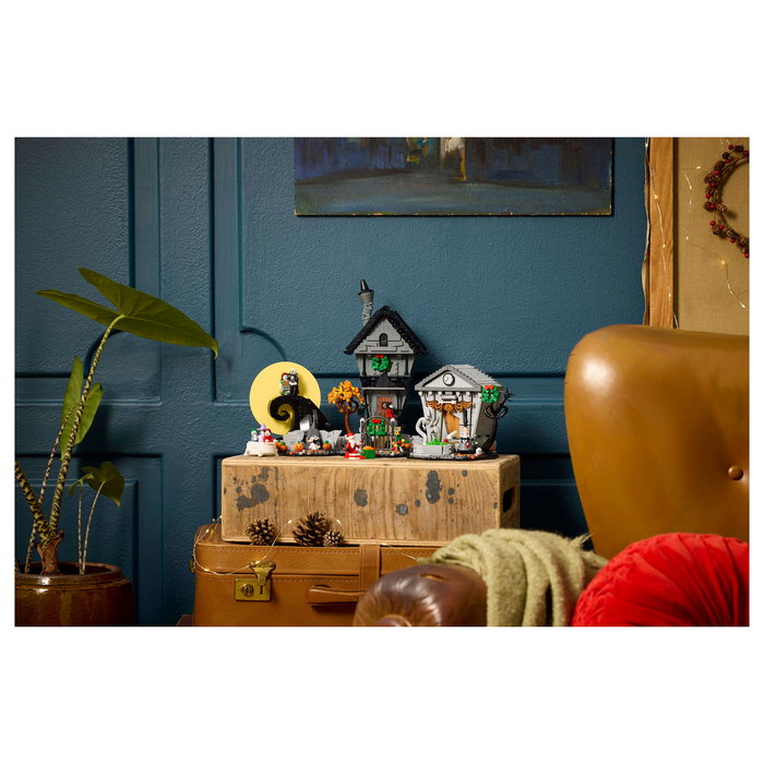 LEGO Ideas Disney 21351 Tim Burton's The Nightmare Before Christmas Set de Construcción - 2193 Piezas, Edad 18+