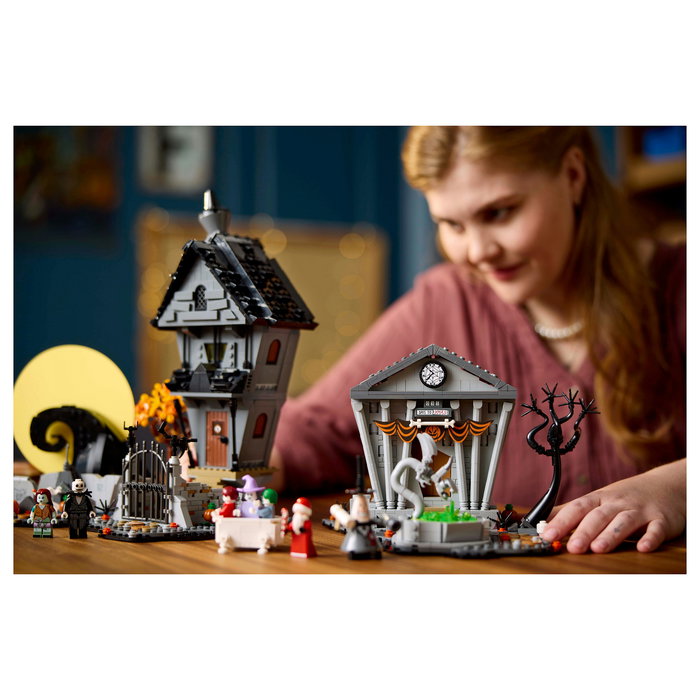 LEGO Ideas Disney 21351 Tim Burton's The Nightmare Before Christmas Set de Construcción - 2193 Piezas, Edad 18+