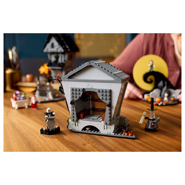 LEGO Ideas Disney 21351 Tim Burton's The Nightmare Before Christmas Set de Construcción - 2193 Piezas, Edad 18+