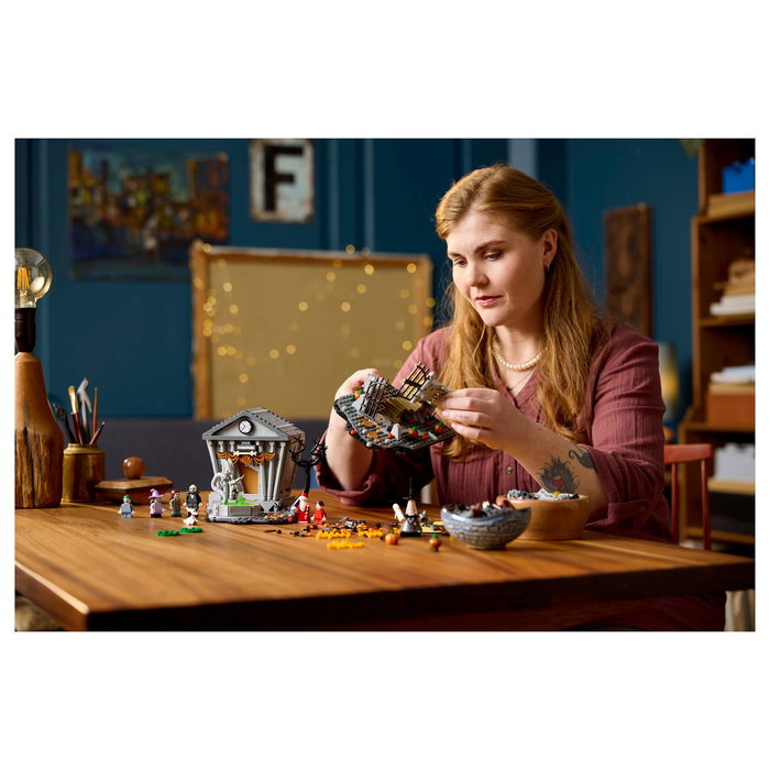 LEGO Ideas Disney 21351 Tim Burton's The Nightmare Before Christmas Set de Construcción - 2193 Piezas, Edad 18+