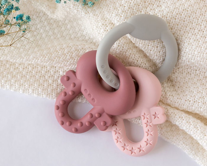 KioKids Mordedor Llaves De Silicona Rosa Y Gris Para Bebé +3 Meses Libre De BPA KioKids Mordedor Llaves De Silicona Rosa Y Gris Para Bebé +3 Meses Libre De BPA