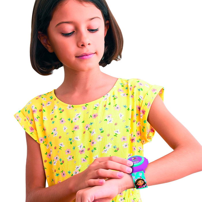 Lexibook Reloj Digital Proyector La Casa De Gabby con 20 Imágenes y Juegos Interactivos, para Niños +3 Años, DMW050GDH