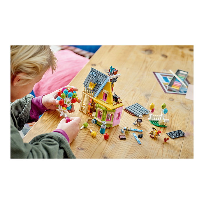 LEGO 43217 Disney Pixar Casa de 'Up' (Carl's Haus aus 'Oben') - Juego de Construcción de 598 Piezas para Niños a partir de 9 Años