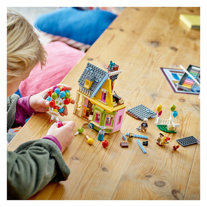 LEGO 43217 Disney Pixar Casa de 'Up' (Carl's Haus aus 'Oben') - Juego de Construcción de 598 Piezas para Niños a partir de 9 Años