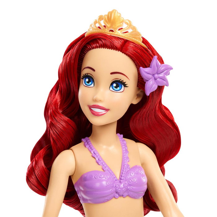 Mattel Muñeca Disney Princess Ariel Agua y Arena Hwb39 con Piscina, Arena Moldeable y Accesorios para Juego de Playa para Niños +3 años