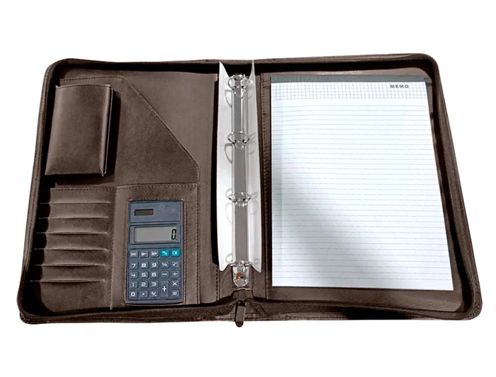 Q-connect Carpeta Portafolios Cremallera 4 Anillas 20mm con Calculadora y Bolsa Móvil, Marrón, Formato A4 (260x355 mm)