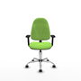 Silla de oficina Algarra con mecanismo Contacto permanente básico tapizada con Tela color Pistacho. Equipada con Base cromada, Brazos 2D y Ruedas autofrenantes
