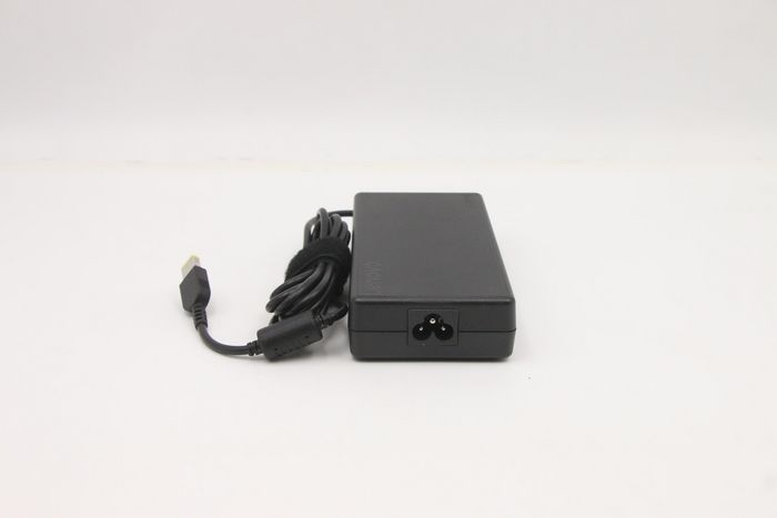 Lenovo Adaptador AC para Portátiles ThinkPad, 150W, 20V, 100-240Vac, Rectangular