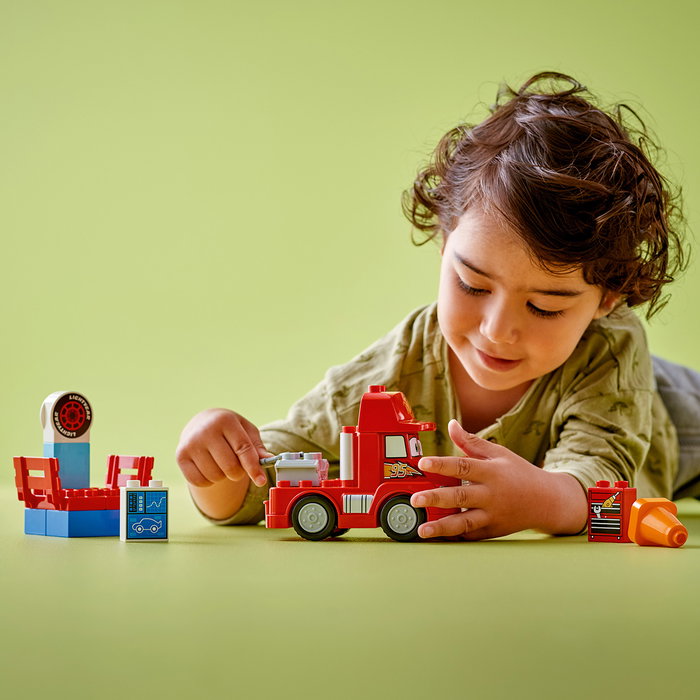 LEGO 10417 Duplo Disney Pixar Cars Mack El Transportista y Rayo McQueen Set de Construcción Parada en Boxes Juguete +2 años